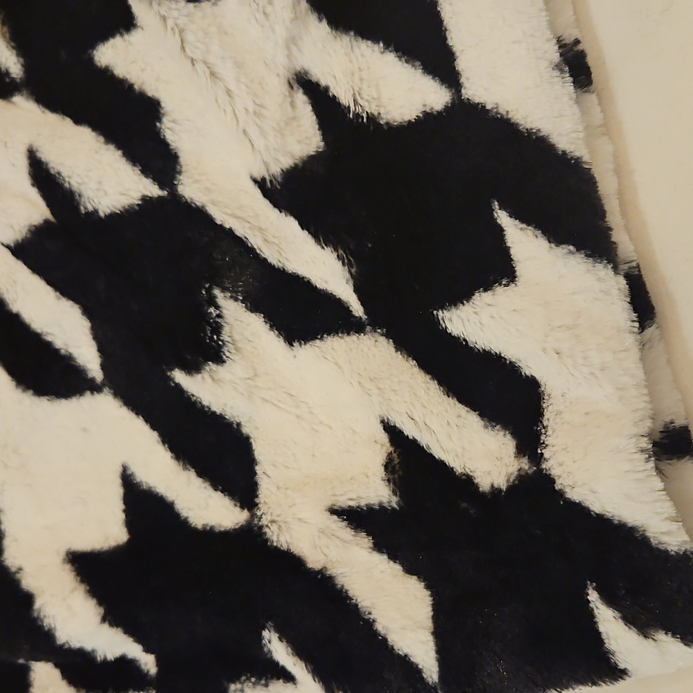 Clothes - Picture 2 of 7